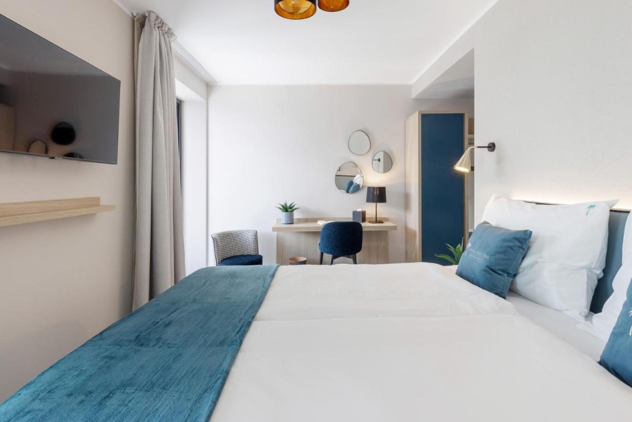 Superior Double Room Terrace Partial Lake View