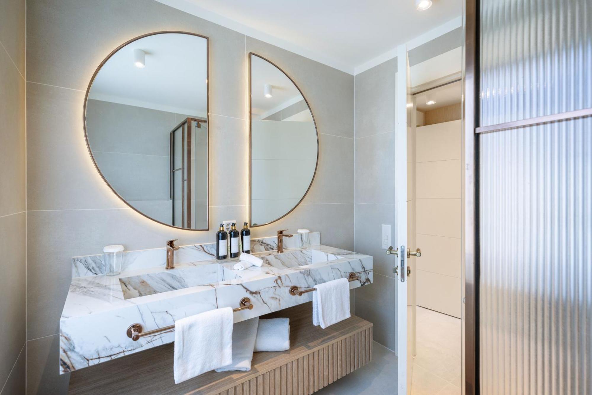 Suite Balcony Spa Access