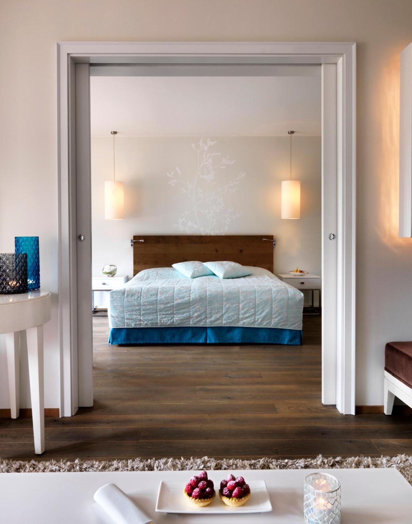 Suite South
